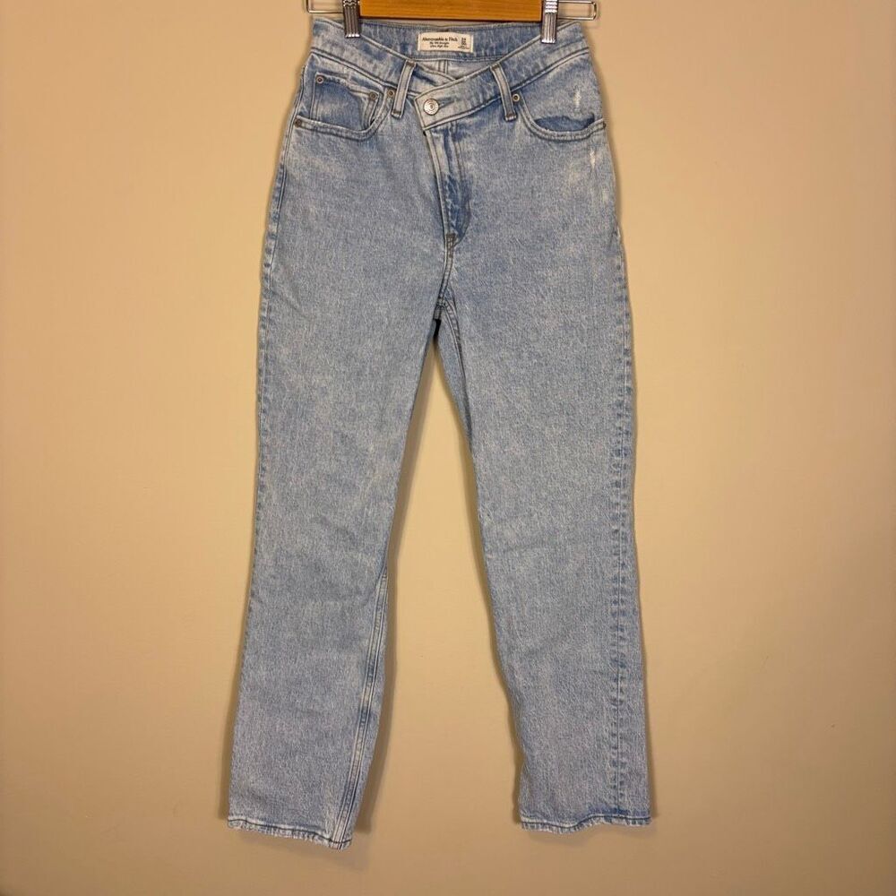 Abercrombie & Fitch The 90's Straight Ultra High Rise Jeans 00‎ Short
